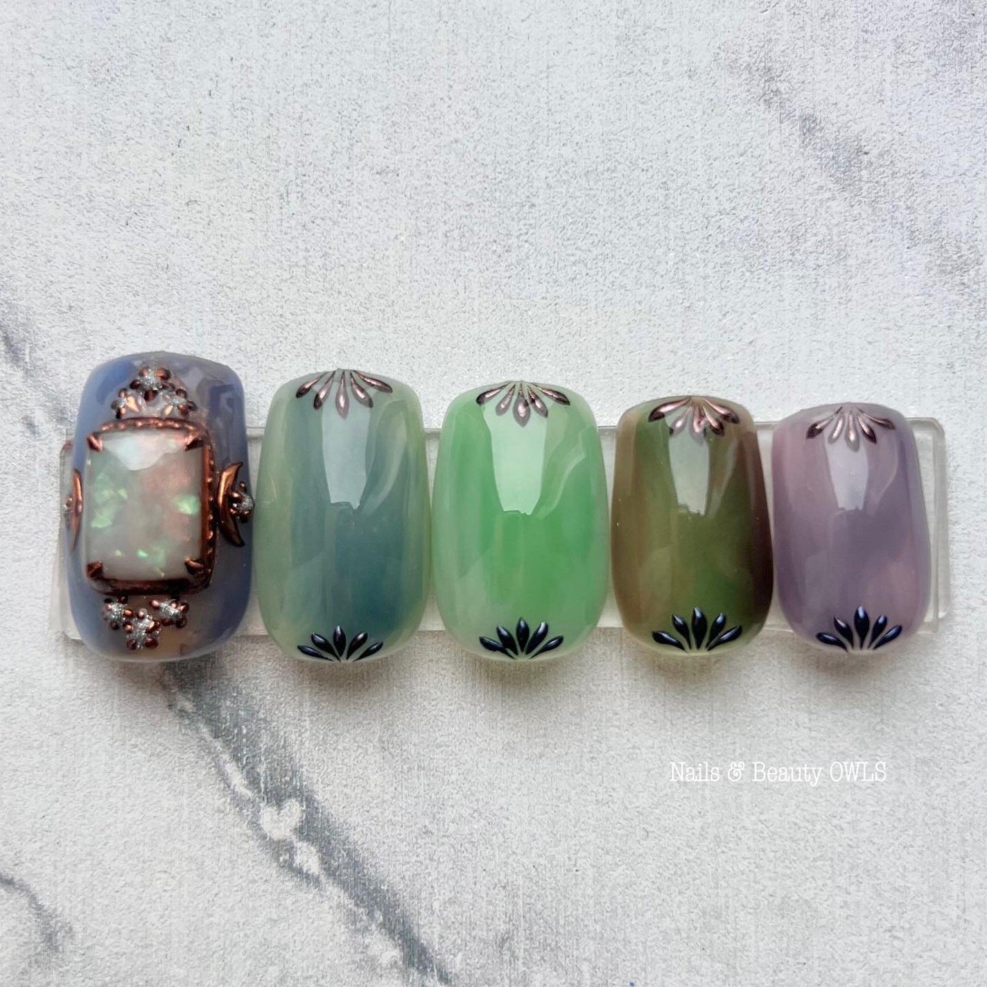 ぴよこれいと あうるす on LIPS 「デザインを考える力が無くて。でも何かを作りたくて。『何か案を下..」(3枚目)