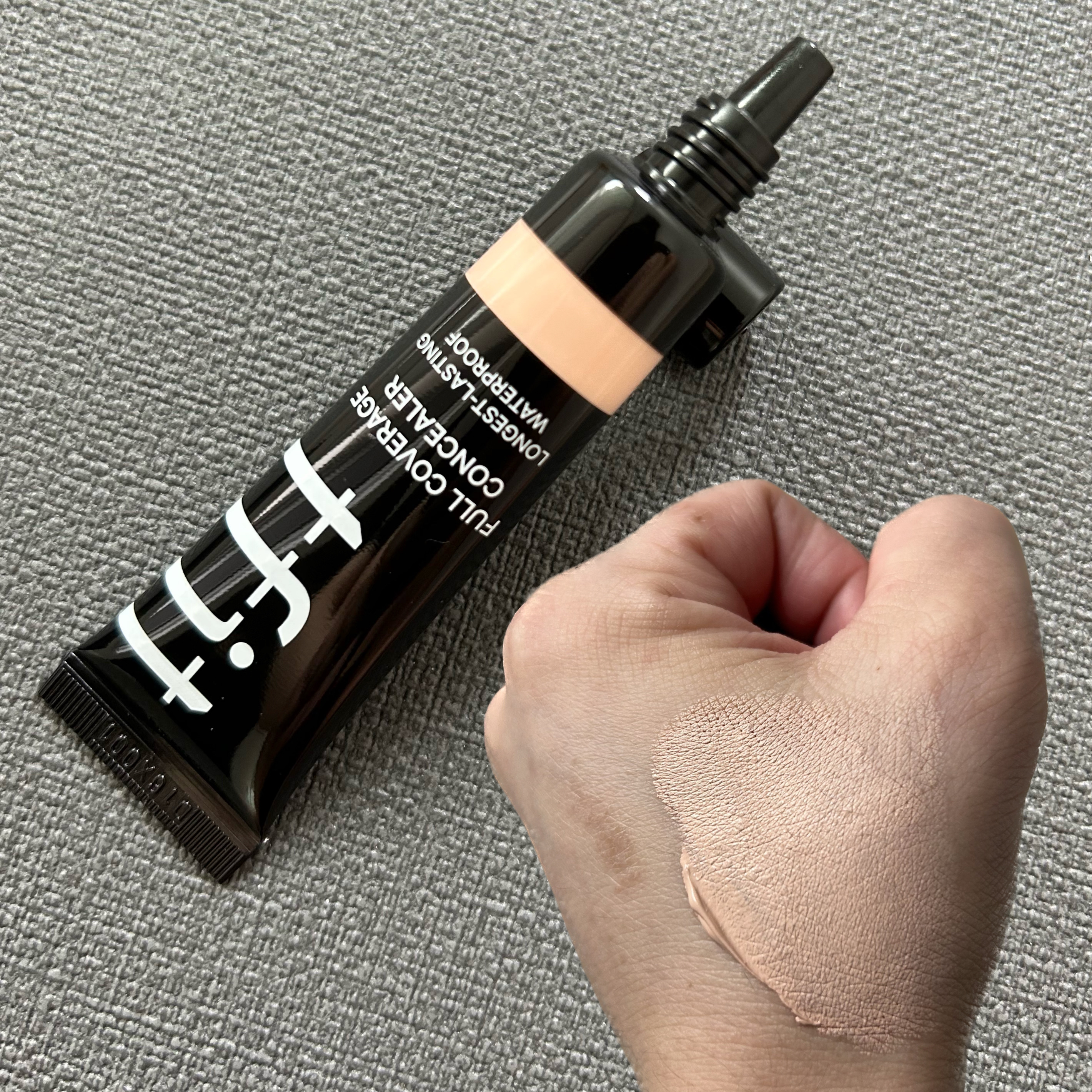 TFIT フルカバレッジコンシーラーのクチコミ「【TFIT フルカバレッジコンシーラー】
\3色コンシーラーで有名なTFITから発売🖤/

★.....」（2枚目）