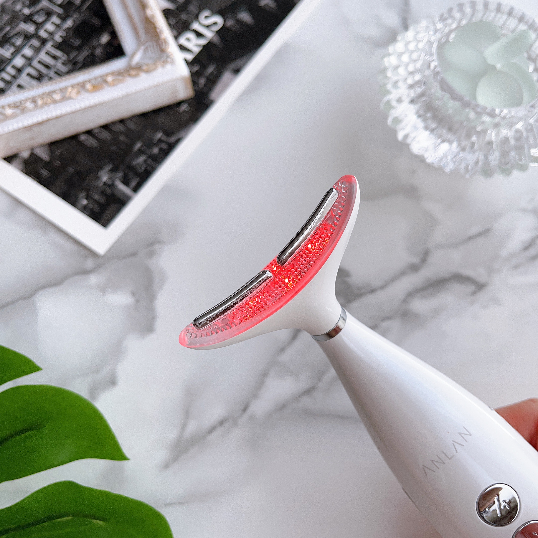 ANLAN リフトカッサのクチコミ「
⁡朝メイク前にこの美顔器でケアすると
リフトアップ効果もあるし、
メイク乗りもよくなるからお.....」（2枚目）