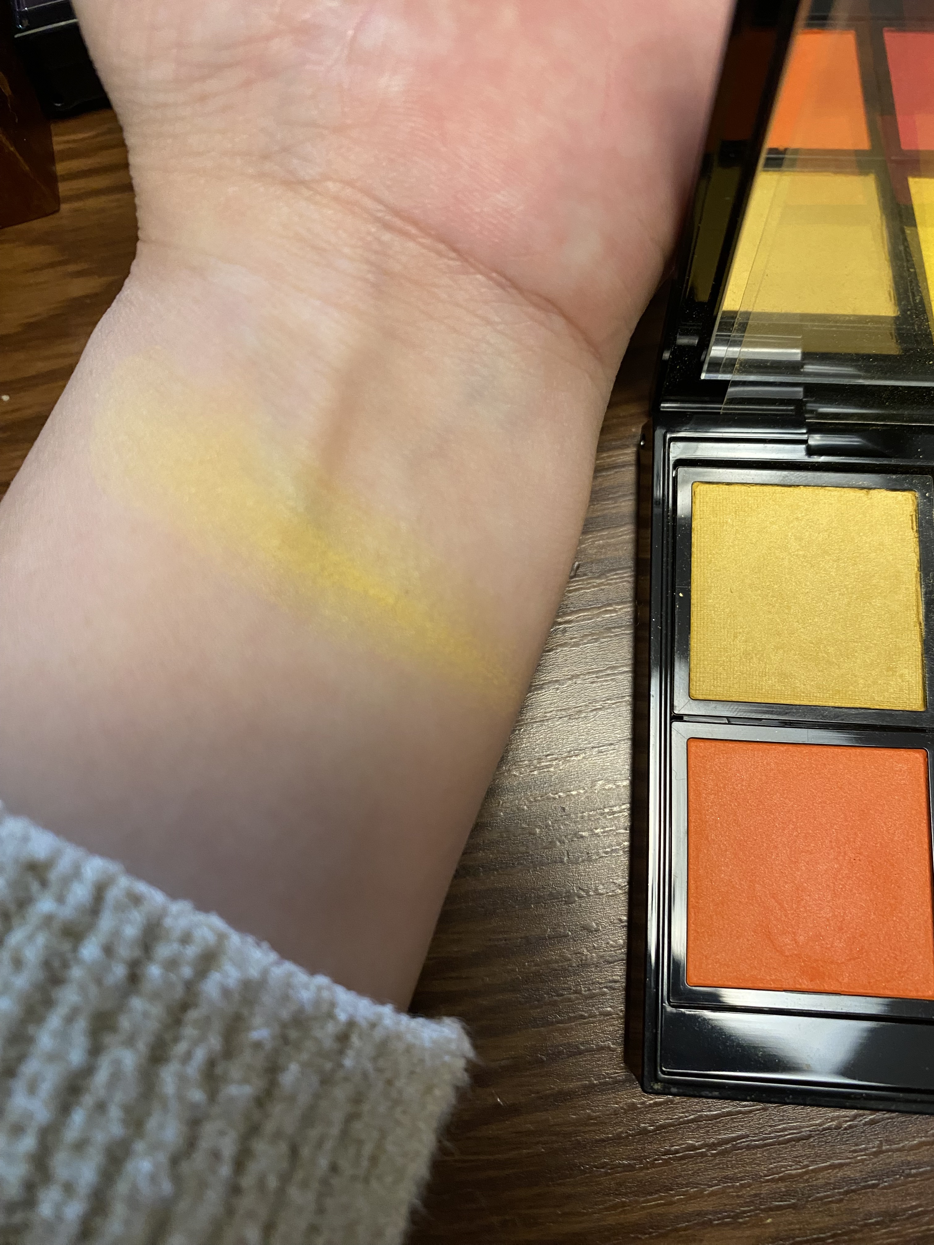 アディクション ザ アイシャドウ Crown Imperial/ADDICTION/単色アイシャドウを使ったクチコミ（2枚目）