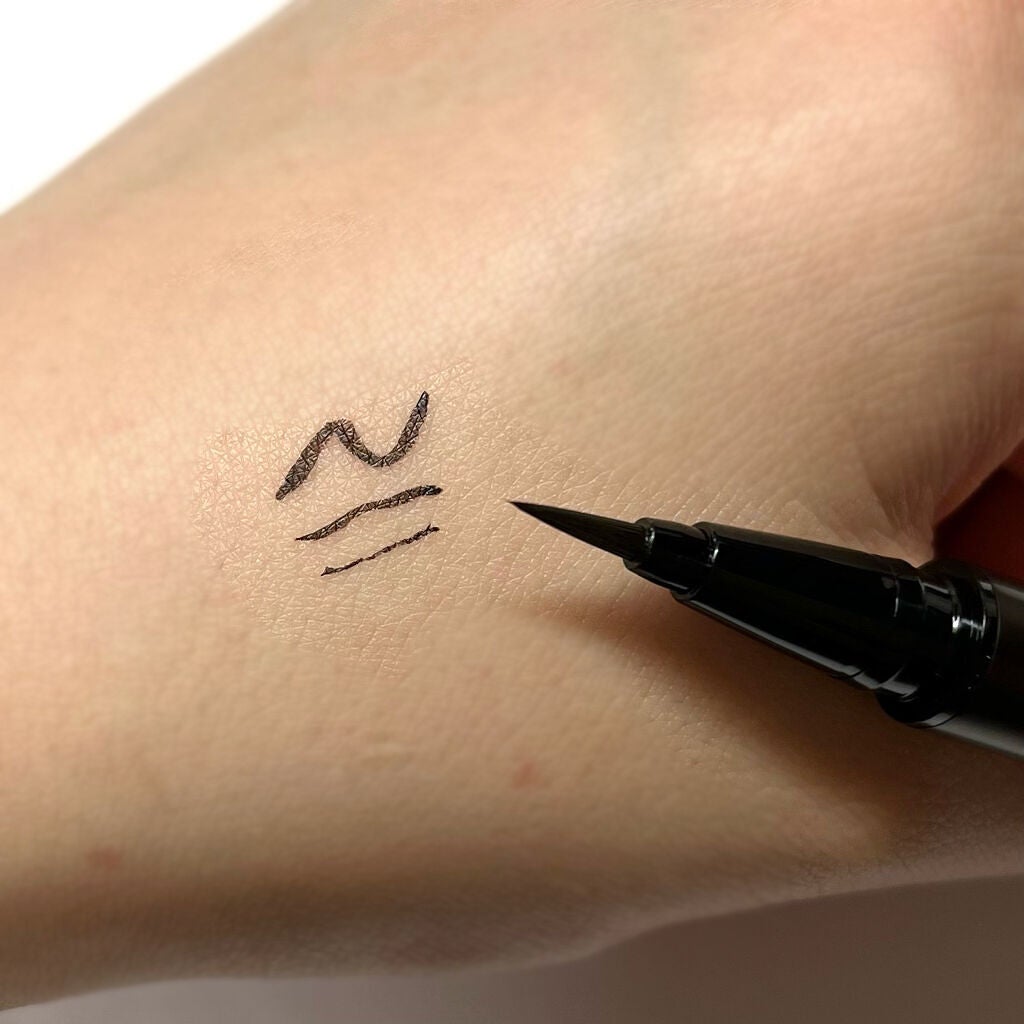 スキルレスライナー/LUMIURGLAS/リキッドアイライナーを使ったクチコミ(4枚目)