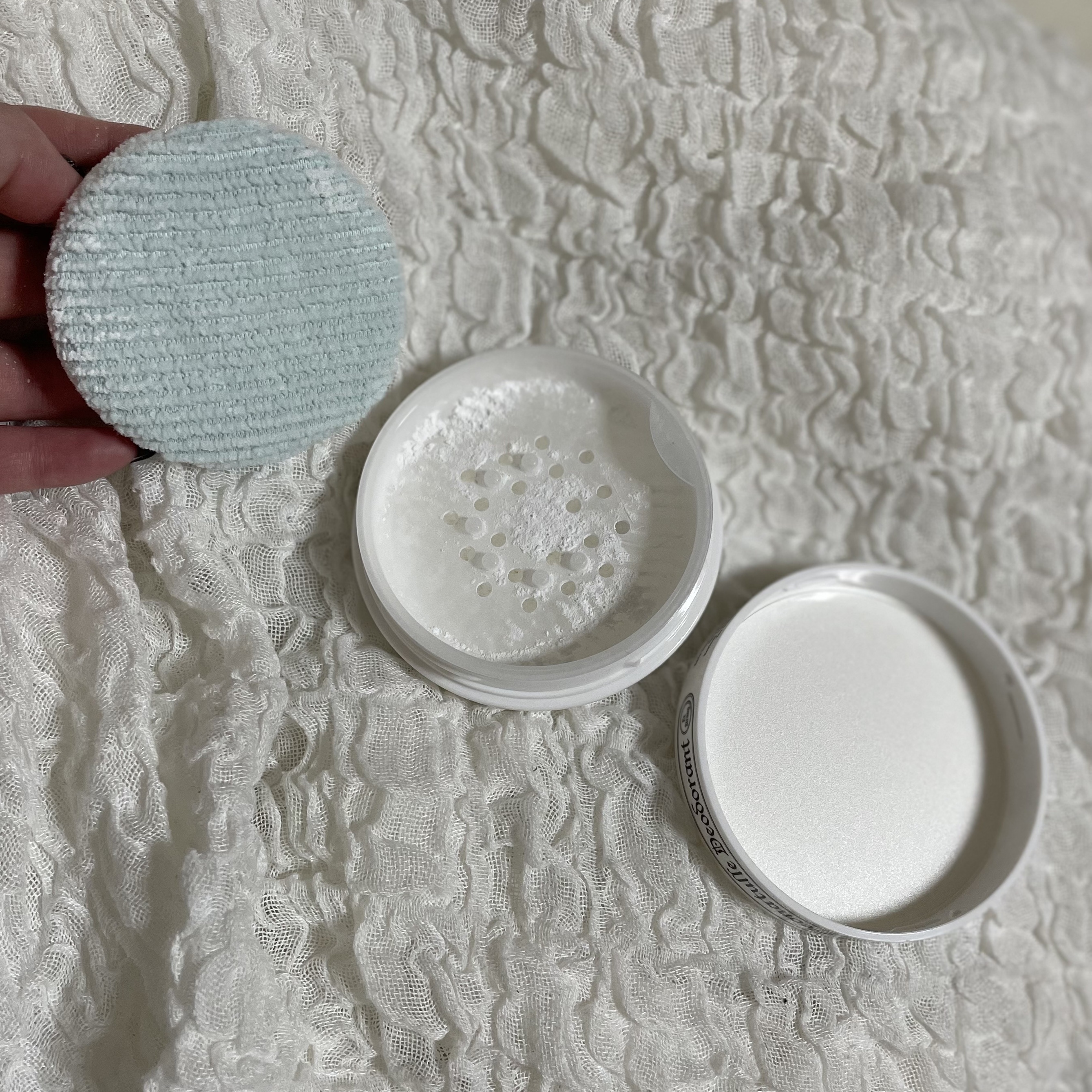 薬用さらさらデオドラントパウダー つめかえ用/デオナチュレ/デオドラント・制汗剤を使ったクチコミ（2枚目）