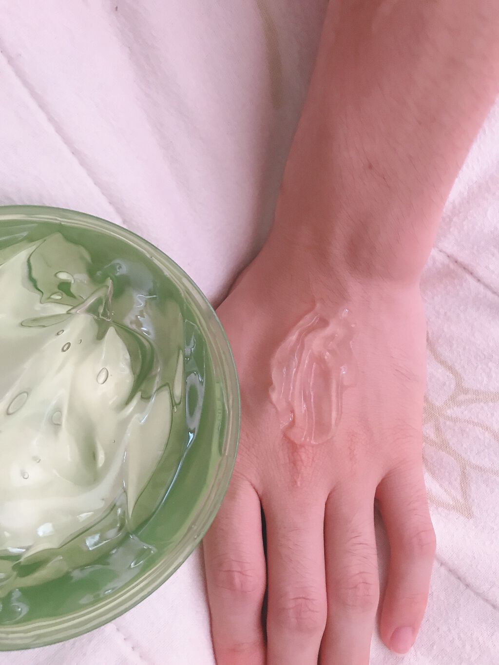 マイルド&モイスチャーアロエジェル/ネイチャーリパブリック/ボディローションを使ったクチコミ(3枚目)