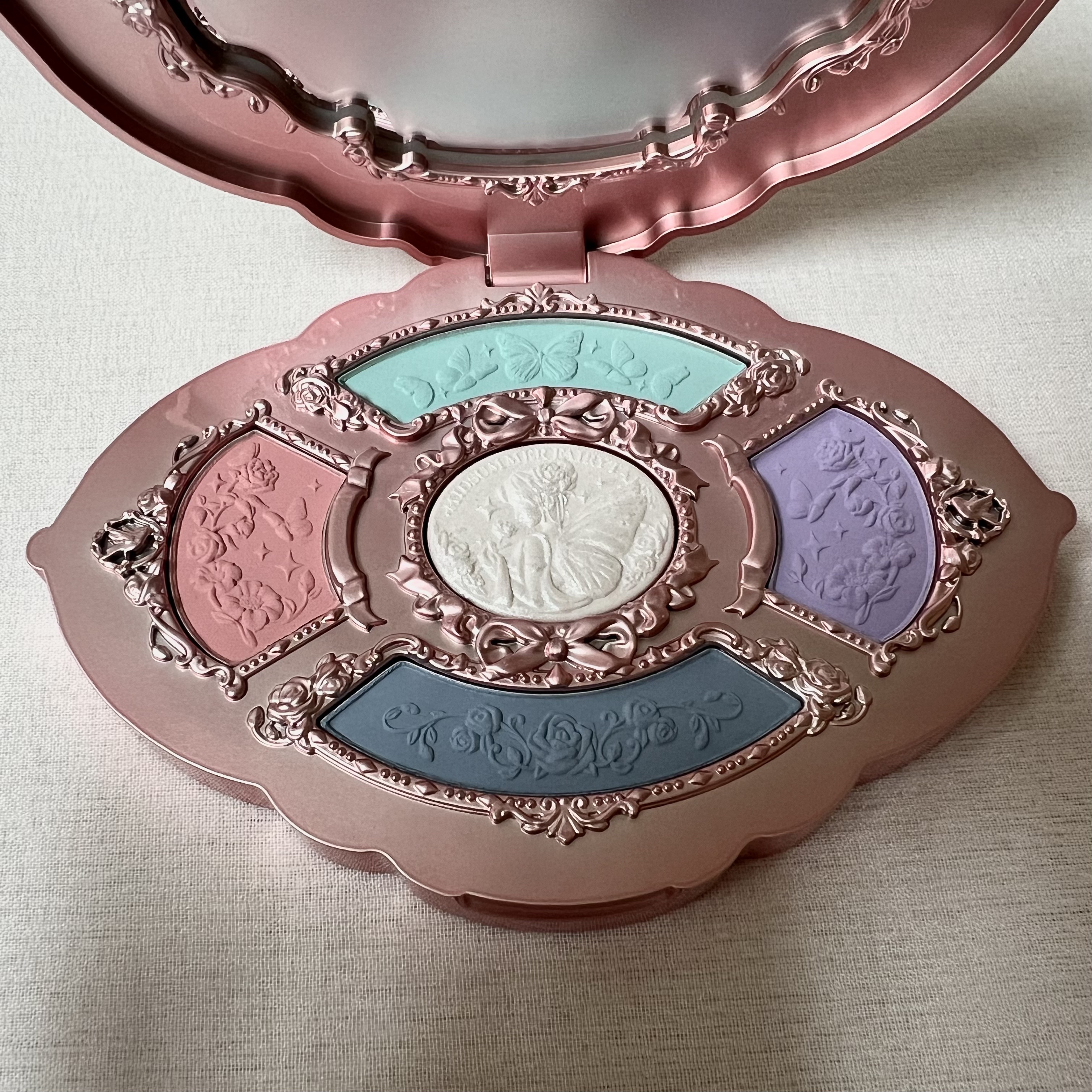 ミッドサマーフェアリーテイルズコレクション 5色アイシャドウパレット/FlowerKnows/アイシャドウパレットを使ったクチコミ（3枚目）