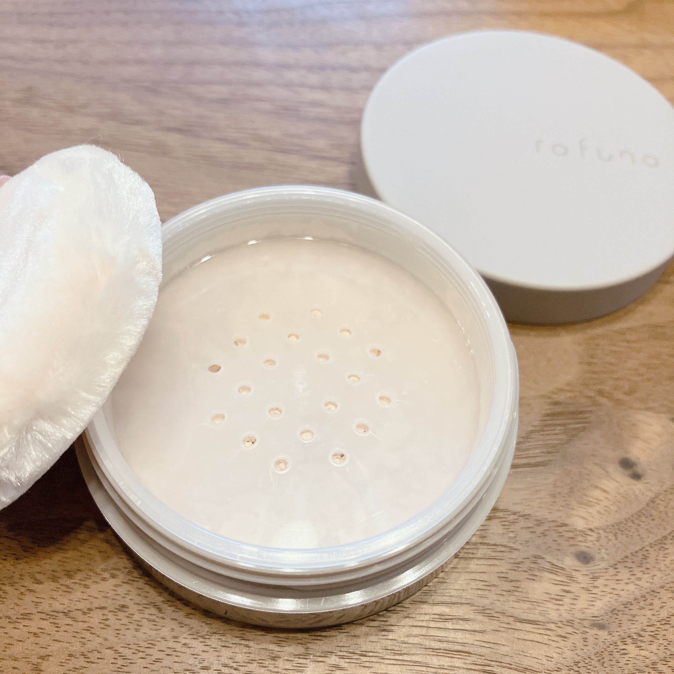 ホワイトニングシアルースパウダー/rafuna/ルースパウダーを使ったクチコミ（3枚目）