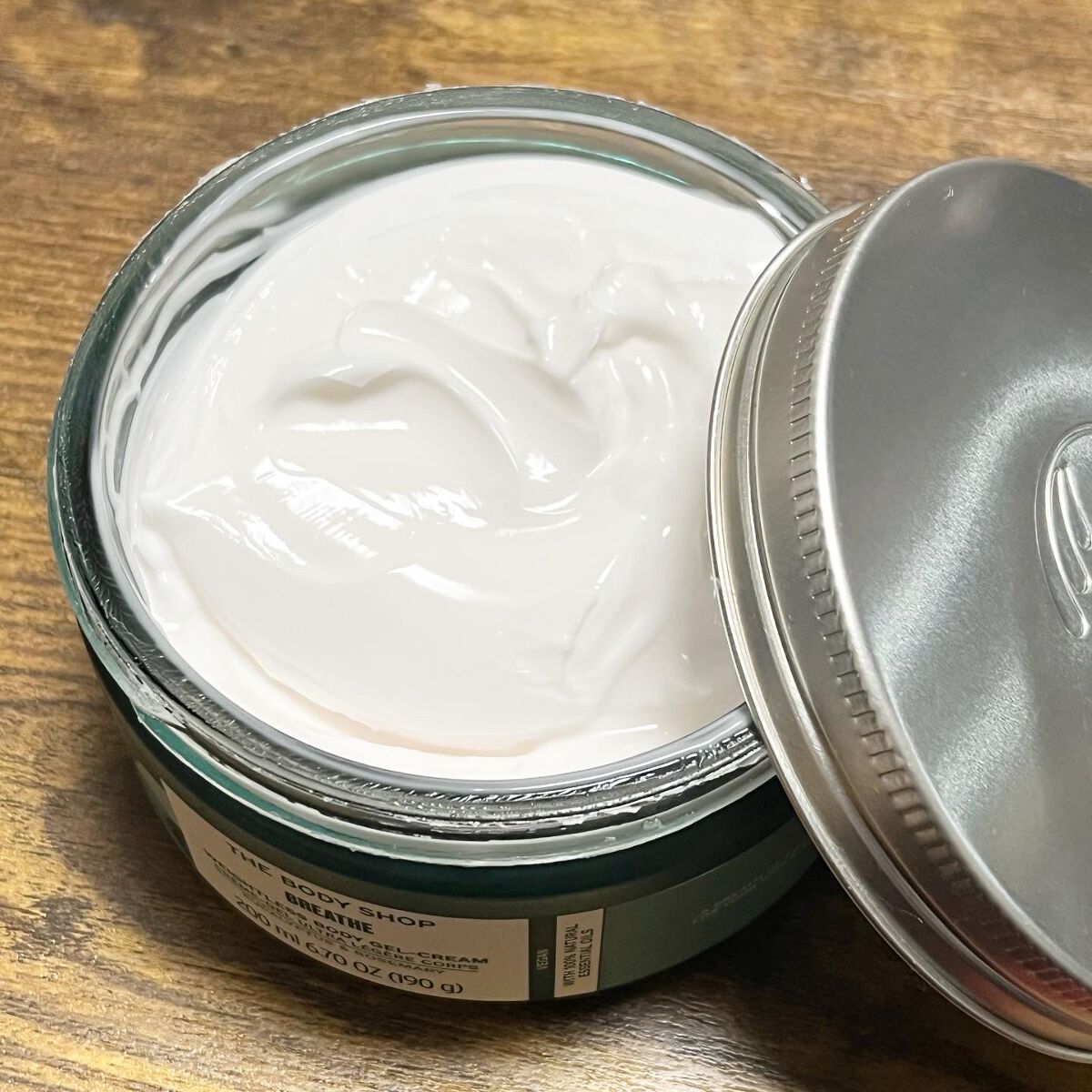 ウェルネス ボディジェルクリーム ユーカリ& ローズマリー/THE BODY SHOP/ボディクリームを使ったクチコミ（2枚目）