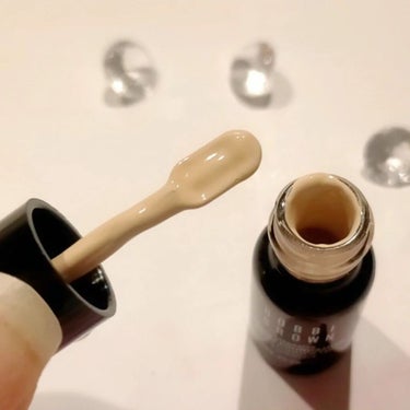 BOBBI BROWN インテンシブ セラム ファンデーションのクチコミ「ストレスフルな日々で疲れた肌の印象✨
肌そのものが内側から輝いて見えるつや、ハリのある仕上がり.....」（2枚目）