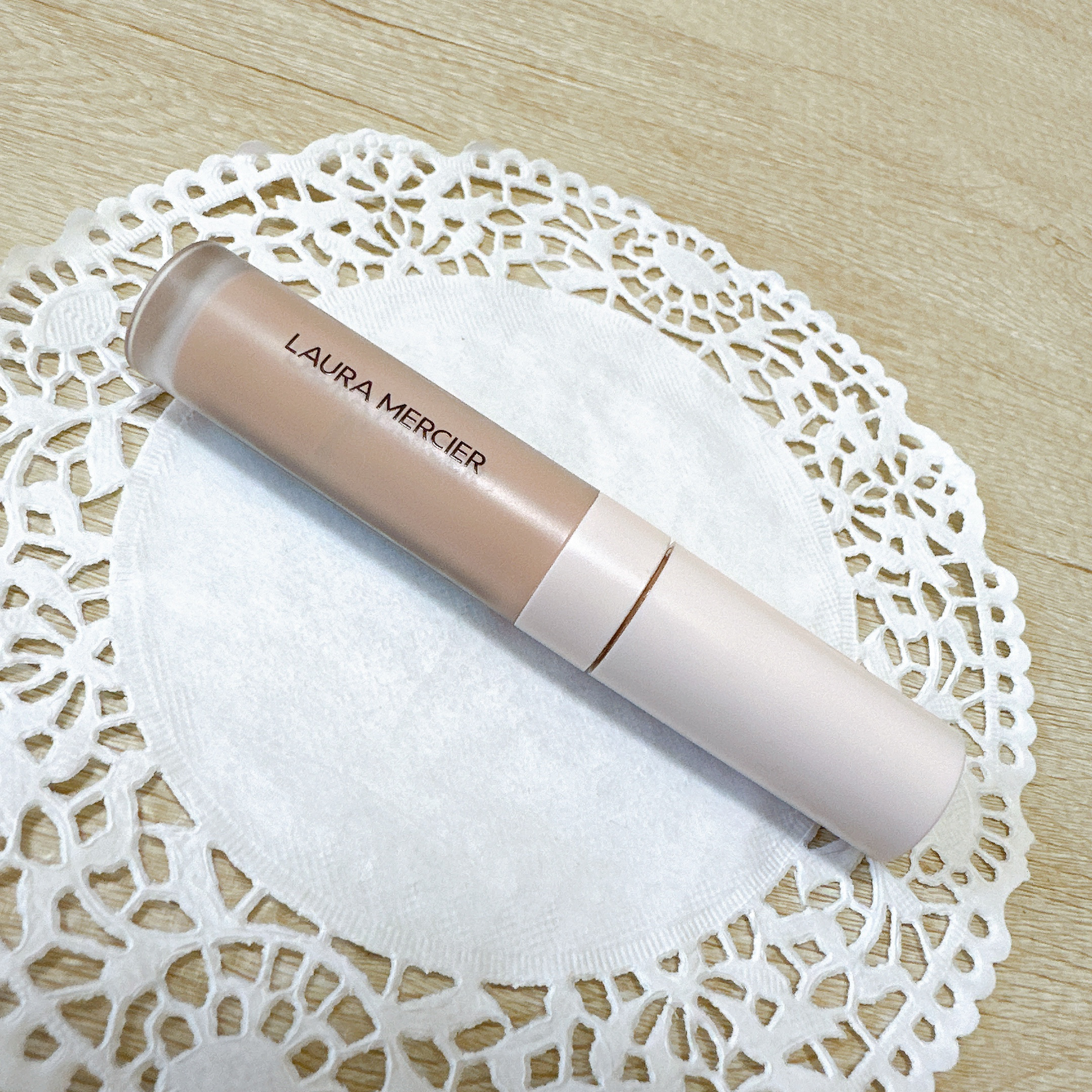 リアル フローレス ウェイトレス パーフェクティング コンシーラー/ローラ メルシエ/リキッドコンシーラーを使ったクチコミ（2枚目）