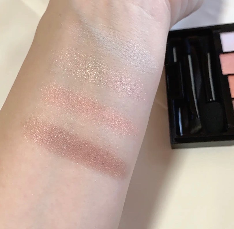 カラードシャドウ 01 Sentimental Wave/KANEBO/アイシャドウパレットを使ったクチコミ（2枚目）