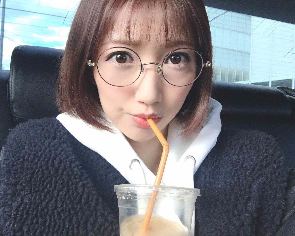 エクセル リアルクローズシャドウ
全色レポ 3色目〜〜〜🎉‼️

CS05 🌟

カーキのシャドウ使うの久々〜😙

私色白じゃないからブラウンとかカーキ系が肌馴染み良いのよねえ(￣∀￣)👌


イエベさん向きかな？🌈って思います�