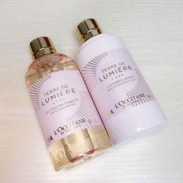 

▷L’OCCITANE
TERRE DE LUMIERE
シャワージェル
ボディミルク



甘い中に少しスパイシーさがあって
女性らしい素敵な香り🧚🏻‍♀️

お風呂上がりに塗って、
