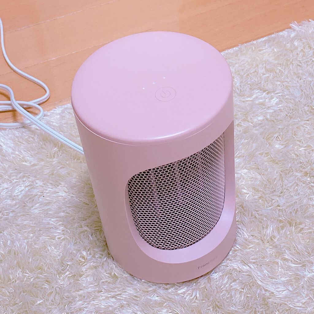 コスメじゃないけど最近買って良かった
冬グッズ⛄️💓

Francfrancのミニヒーター✨
小さいし暖かくなるか心配だったけど
しっかり暖かい🥺✨近いと暑いくらい笑
持ち運びが楽だからメイクする時
洗い物する時洗濯物干す時とか
移動し