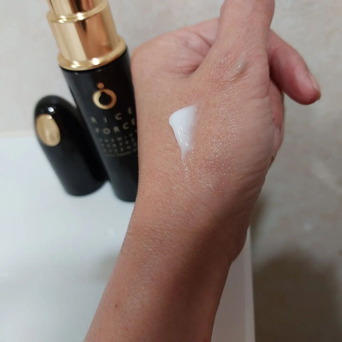 プレミアムパーフェクトエッセンス/ライスフォース/美容液を使ったクチコミ(4枚目)