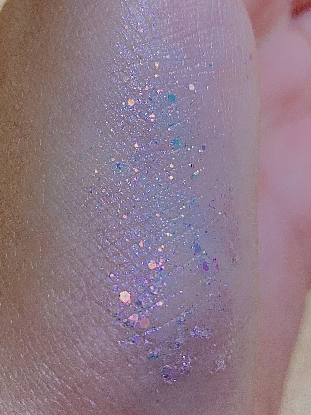 Cherry Love グリッター リキッドアイシャドウ/FlowerKnows/グリッターを使ったクチコミ（2枚目）