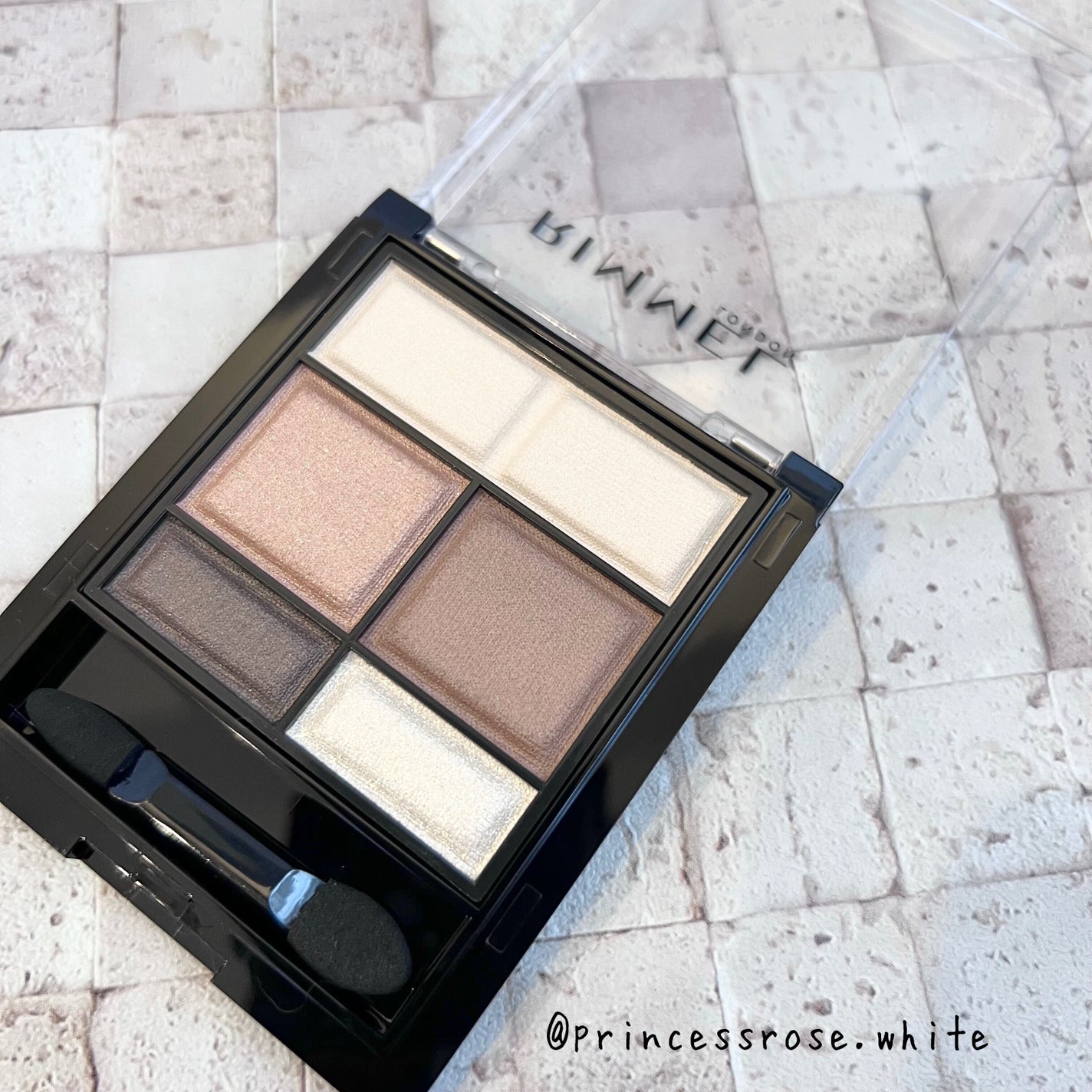 ワンダー スウィート アイシャドウ ソフトマット/リンメル ロンドン/アイシャドウパレットを使ったクチコミ(5枚目)