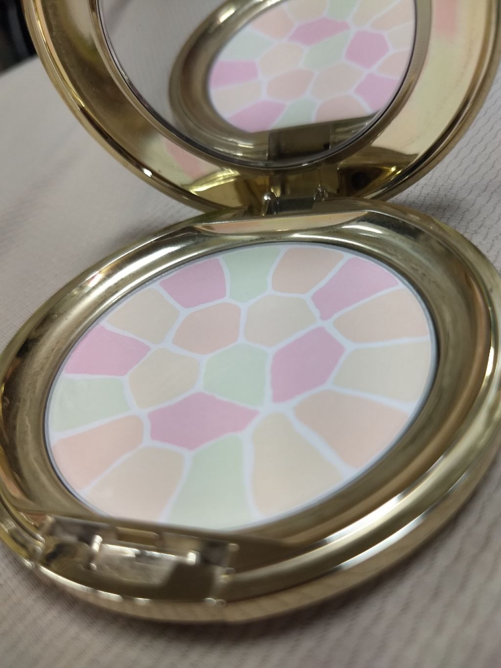 ラ プードル オートニュアンス/Elégance/プレストパウダーを使ったクチコミ（3枚目）