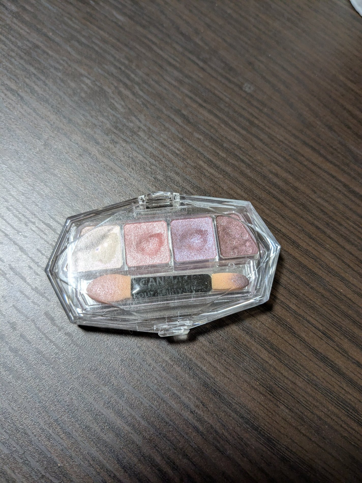 フォーシャイニーアイズ/キャンメイク/アイシャドウパレットを使ったクチコミ(2枚目)