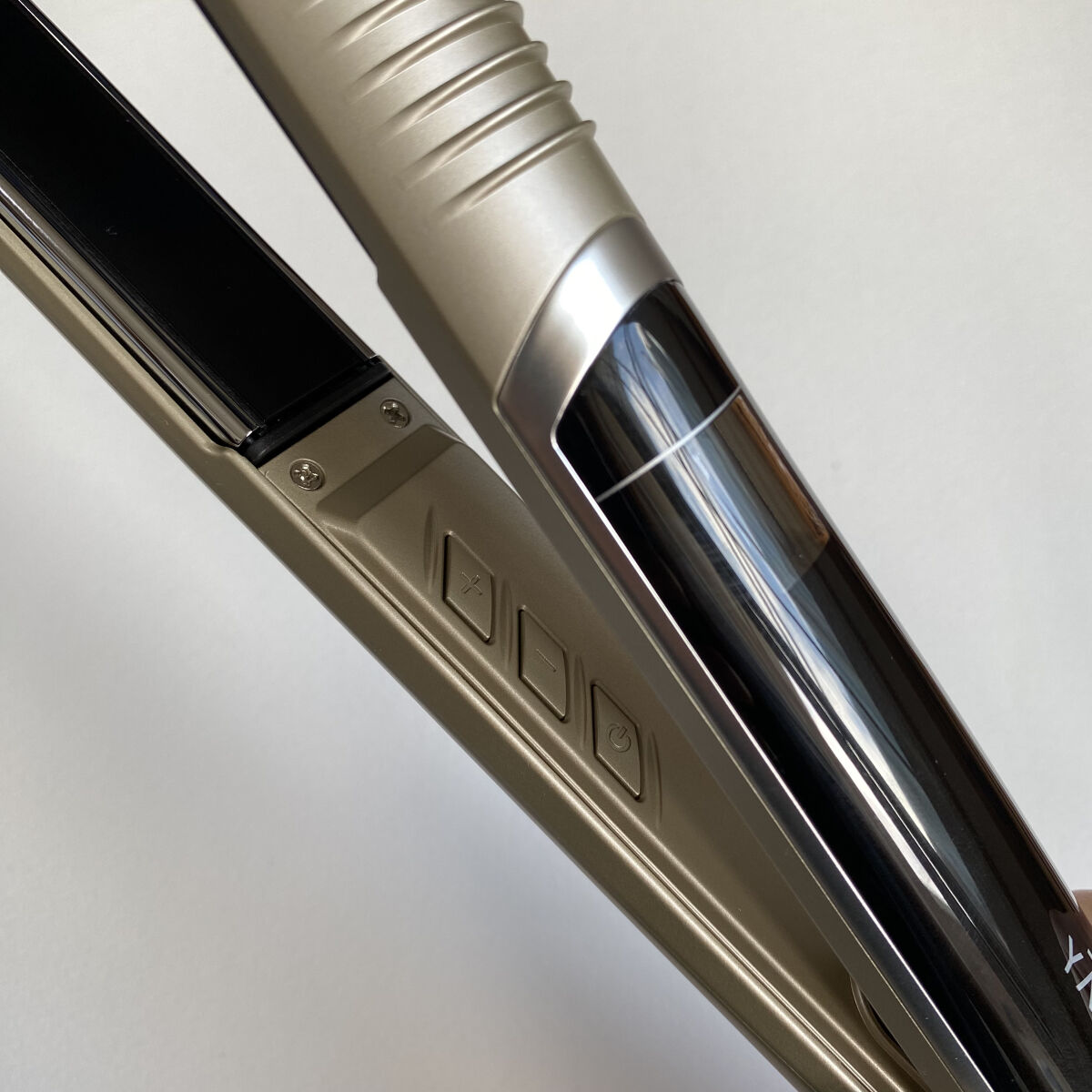 スムースアイロンフォトイオン/YA-MAN TOKYO JAPAN/ストレートアイロンを使ったクチコミ（2枚目）