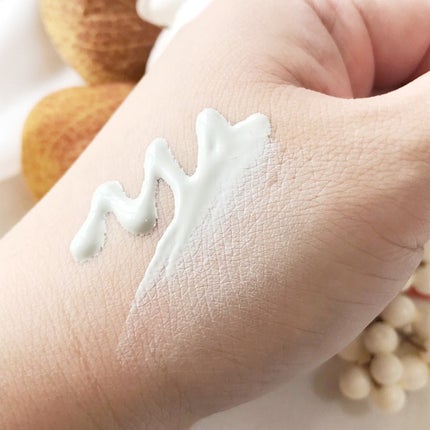 yossy on LIPS 「16日に発売になる、化粧下地、ヴィセ トーンアップスキンデザイ..」(5枚目)