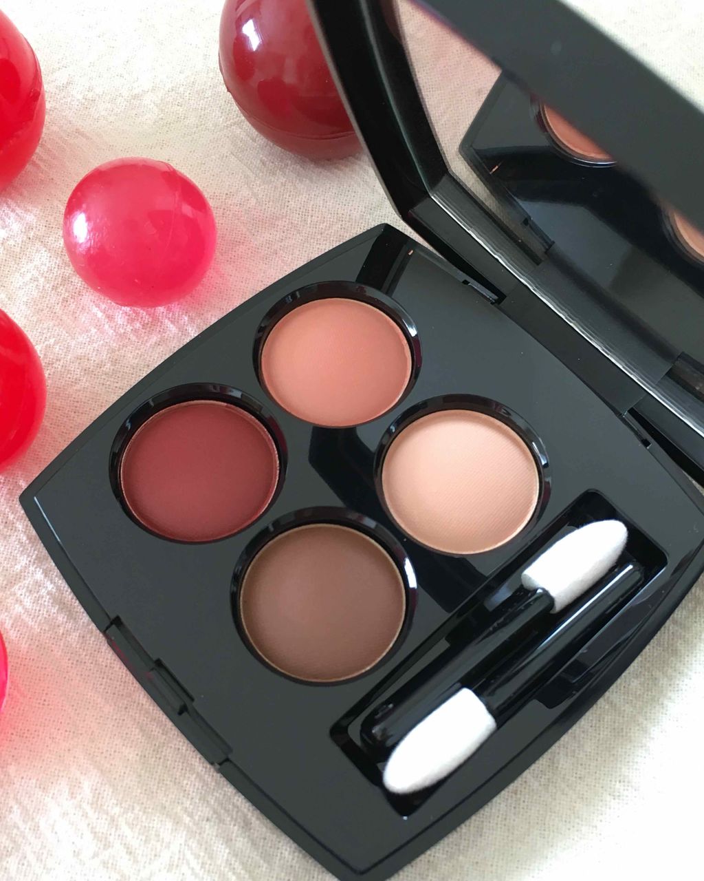 レ キャトル オンブル レジェルテ エ エクスペリヤンス/CHANEL/アイシャドウパレットを使ったクチコミ（2枚目）