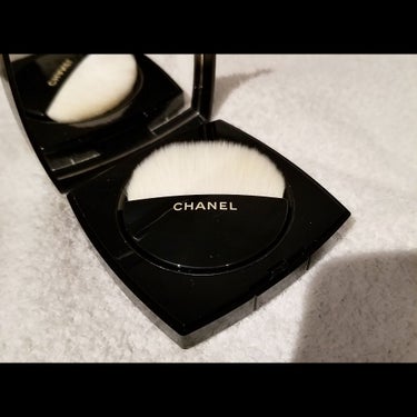 レ ベージュ プードゥル ベル ミン アンソレイエ ミディアム ライト/CHANEL/プレストパウダーを使ったクチコミ（2枚目）