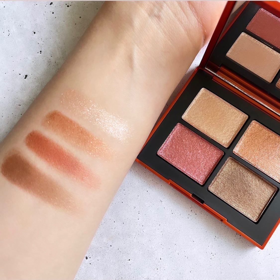 クワッドアイシャドー 03140