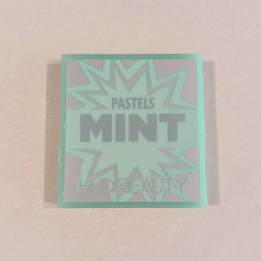 PASTEL OBSESSIONS EYESHADOW PALETTE/Huda Beauty/アイシャドウパレットを使ったクチコミ（1枚目）