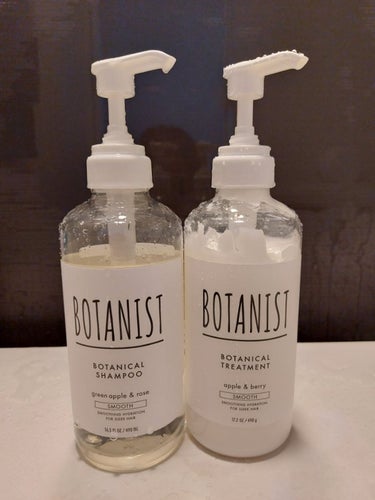 BOTANIST ボタニカルシャンプー スムースのクチコミ「リニューアル

シャンプー
とろんとしたシャンプー
泡立ちが良いです。
グリーンアップルとロー.....」（1枚目）