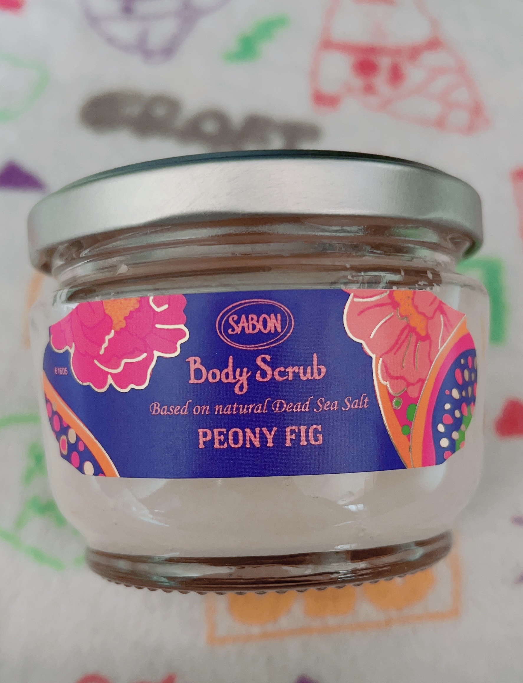 ボディスクラブ ピオニー・フィグ 320g/SABON/ボディスクラブを使ったクチコミ（1枚目）