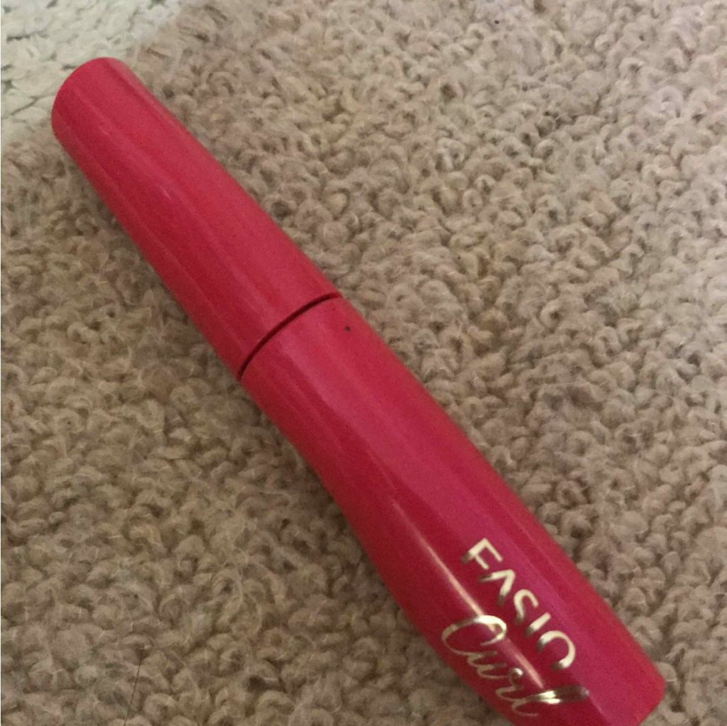 ユウカ on LIPS 「速乾性があり、まつ毛が長く見えます下まつげにも塗りやすいです。..」(1枚目)