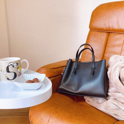 ともこ on LIPS 「.#バッグの中身久しぶりにバッグの中身をご紹介します最近..」(6枚目)