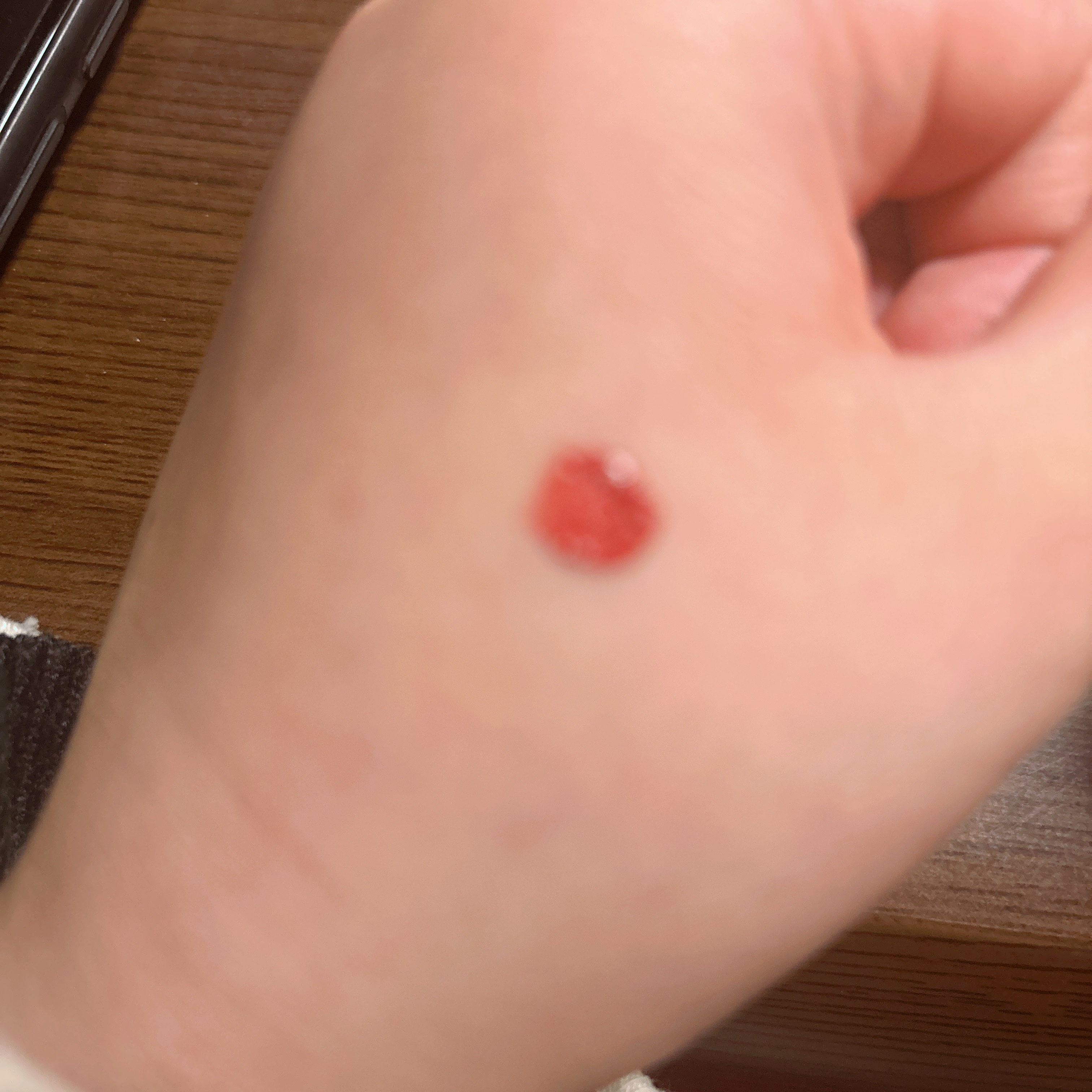 フラッフィーブラーティント/2aN/リップティントを使ったクチコミ（2枚目）