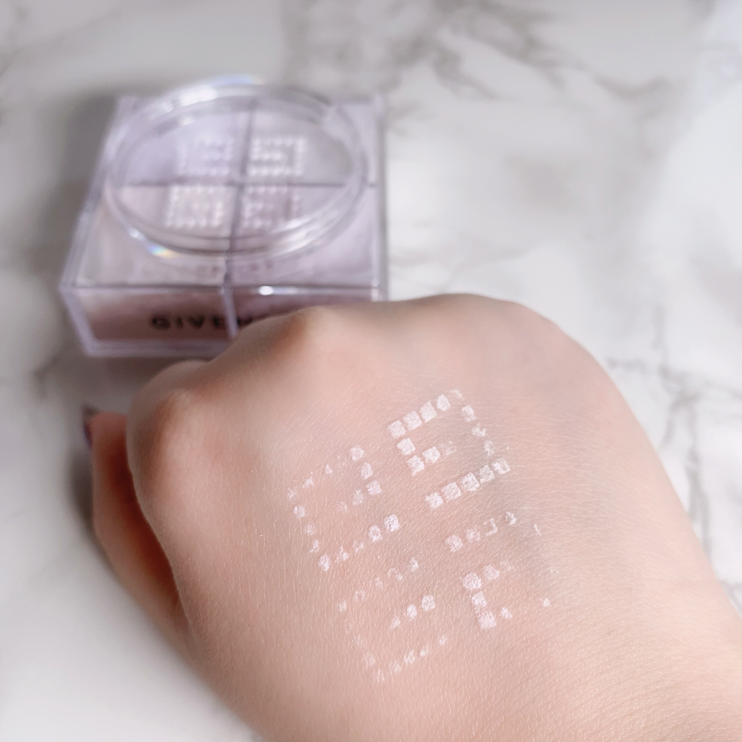 プリズム・リーブル/GIVENCHY/ルースパウダーを使ったクチコミ（3枚目）