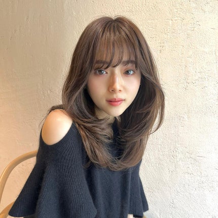 HARUNA on LIPS 「.たっぷりレイヤーの構造です✨あごしたから、たっぷりとレイヤー..」(4枚目)