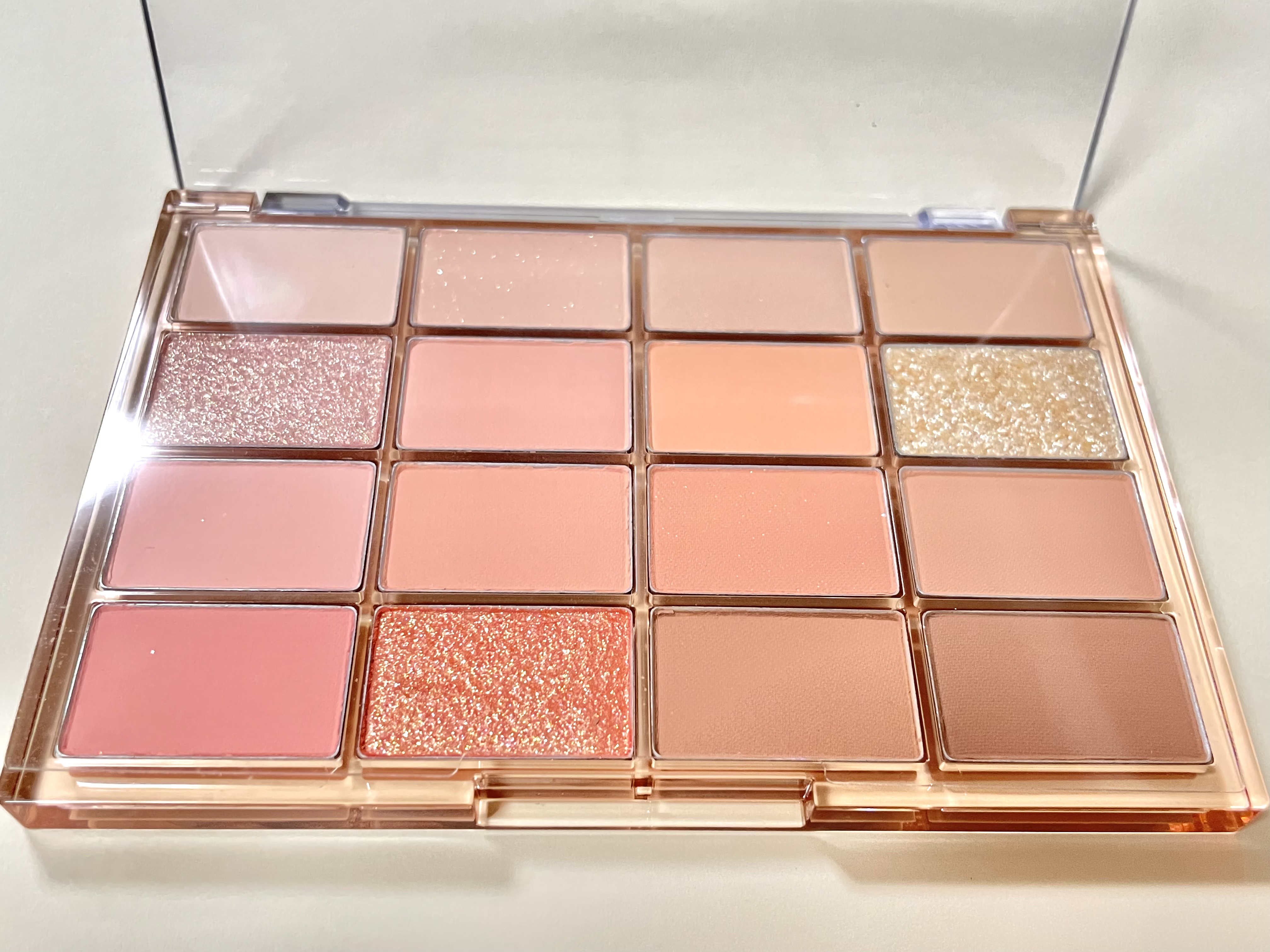 ソフトブラーリングアイパレット/wakemake/アイシャドウパレットを使ったクチコミ（2枚目）