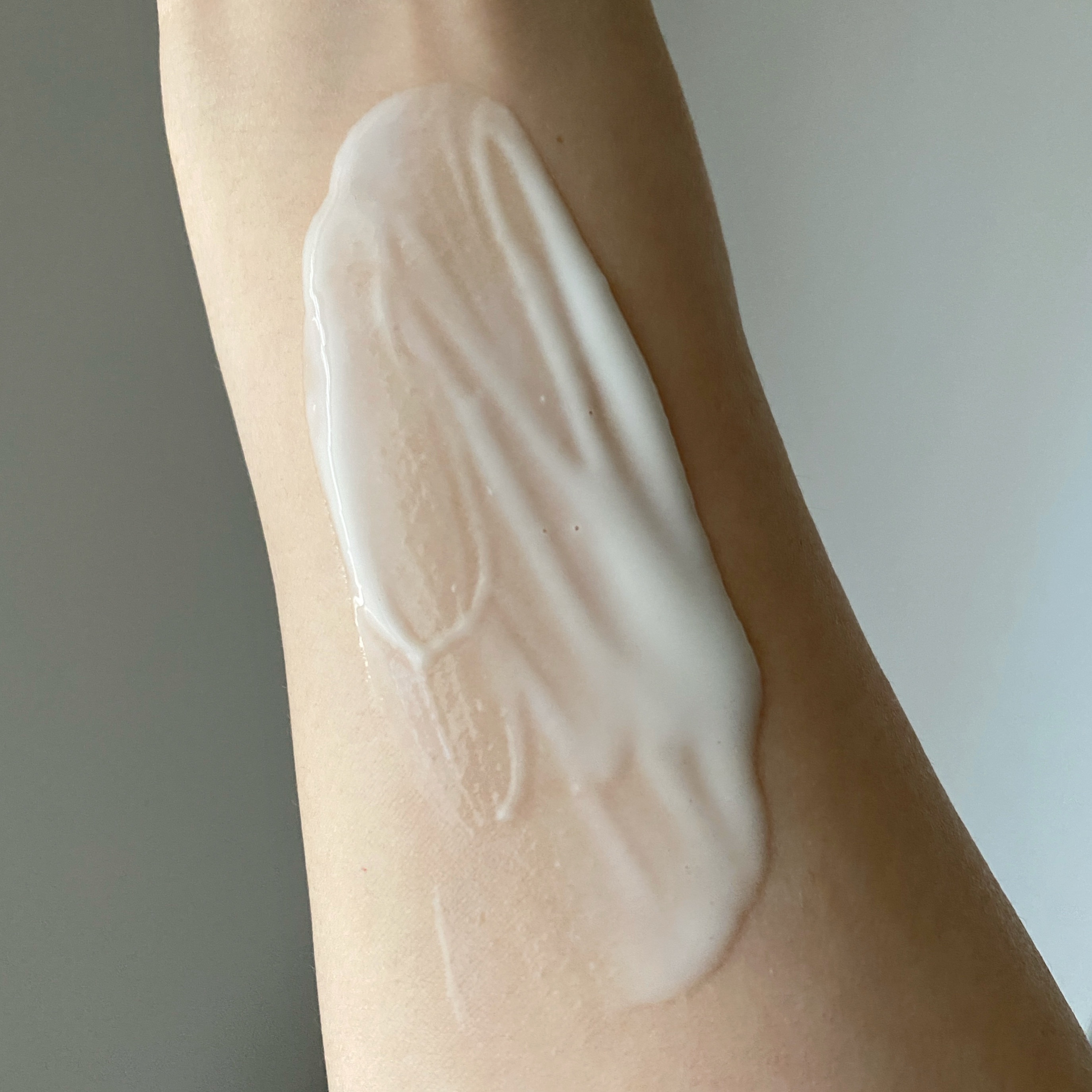 モイスチャー ボディミルクUV/HACCI/日焼け止めミルクを使ったクチコミ（2枚目）