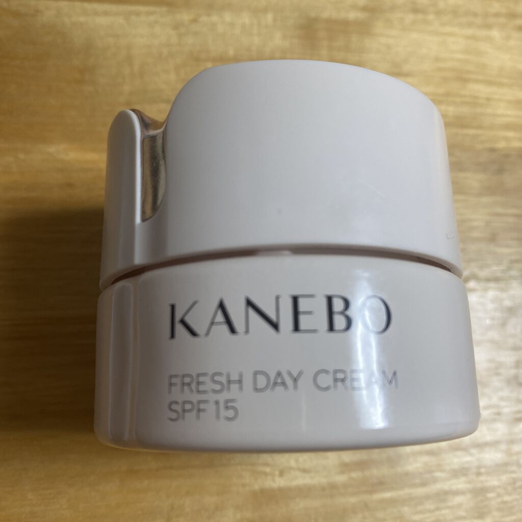 カネボウ フレッシュ デイ クリーム アマンダ シャドフォース リミテッド エディション/KANEBO/化粧下地を使ったクチコミ（2枚目）