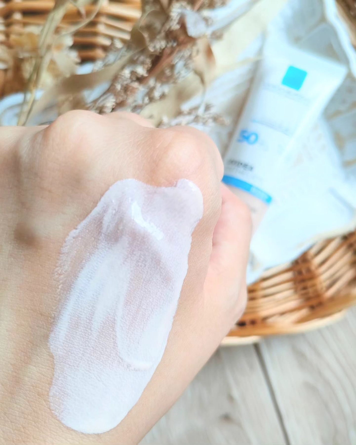 UVイデア XL プロテクショントーンアップ ローズ/ラ ロッシュ ポゼ/日焼け止めクリームを使ったクチコミ(4枚目)