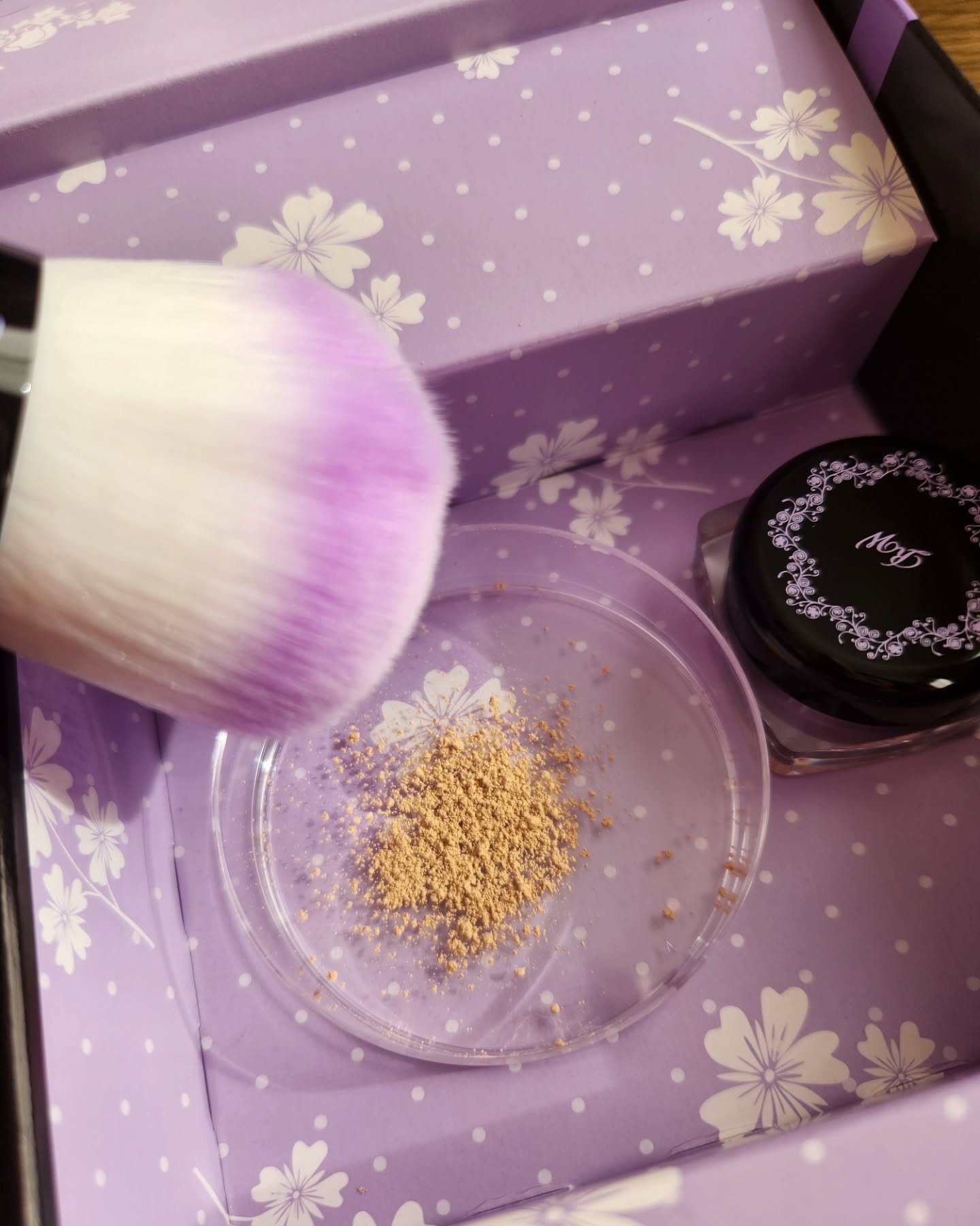 ミネラルメイクアップ トライアルセット/レイチェル ワイン/トライアルキットを使ったクチコミ（2枚目）