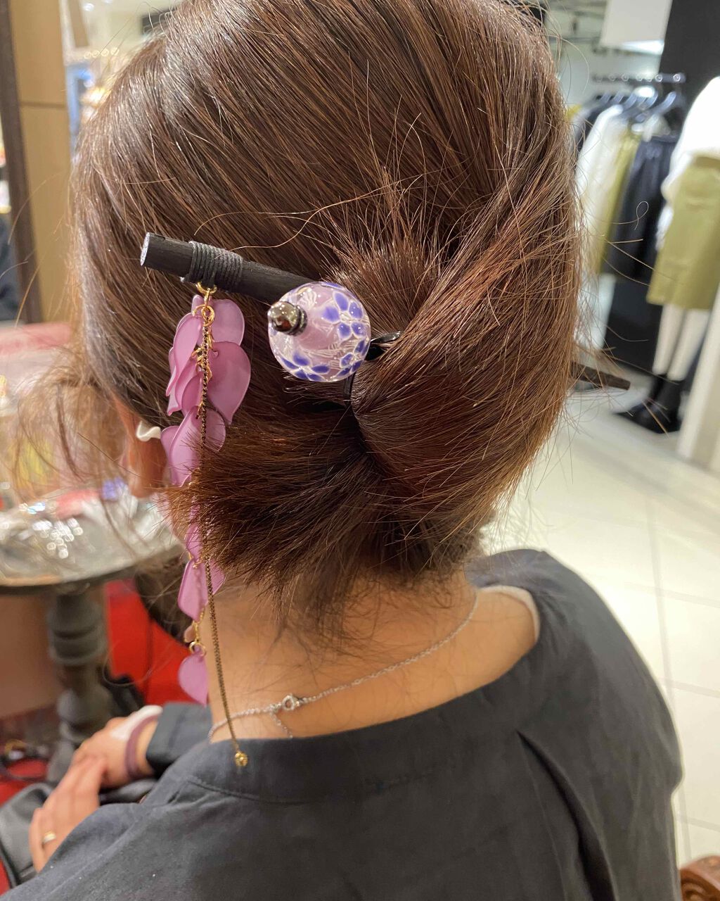 ミカ on LIPS 「今ハマってるヘアアクセ今かなりハマってるかんざしです😀色合いが..」(1枚目)