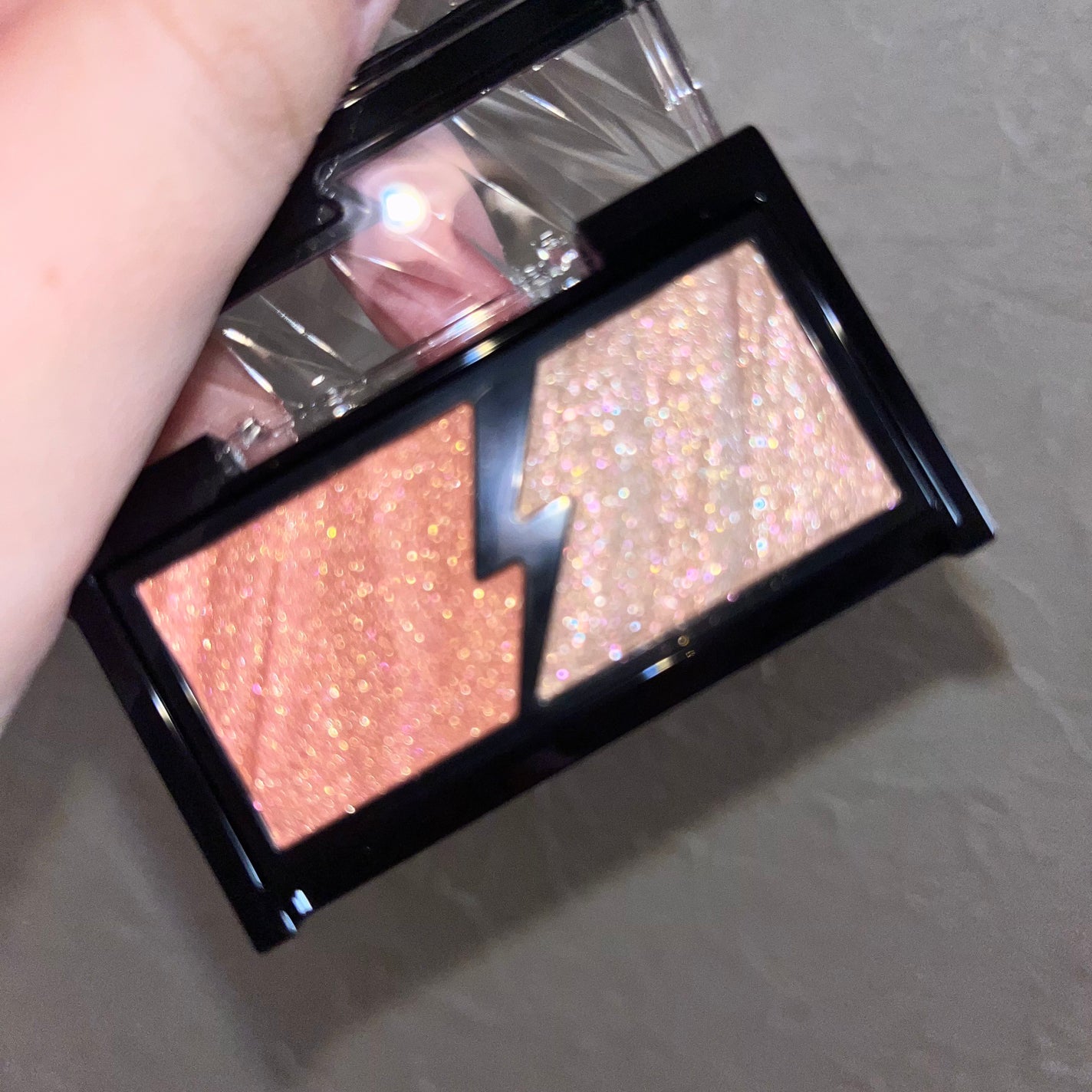 エレクトリックショックアイズ /KATE/アイシャドウパレットを使ったクチコミ(2枚目)