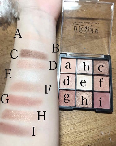 UR GLAM　BLOOMING EYE COLOR PALETTE/U R GLAM/パウダーアイシャドウを使ったクチコミ（3枚目）