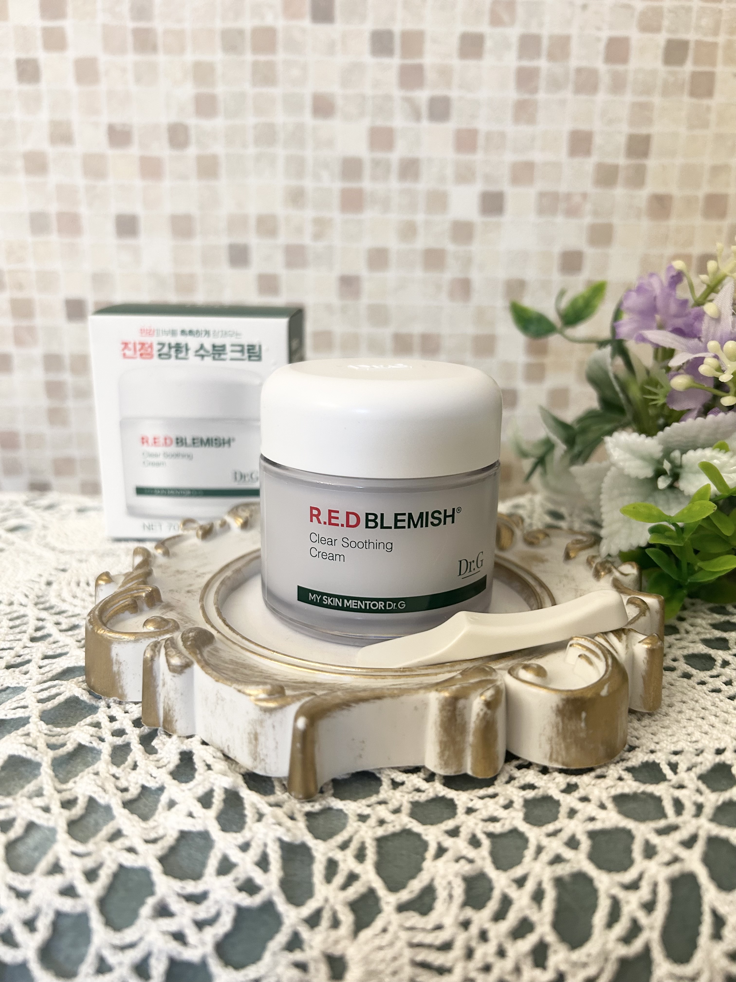 レッドブレミッシュクリアスージングクリーム🥰

韓国で信頼され、たくさんの方に使われているクリーム🩷

赤みやニキビのケア、肌荒れのケアにぴったりな水分クリームです

ジェルのような感触でベタつきが少なく、でも保湿力はばっちり✨ゆらぎ肌