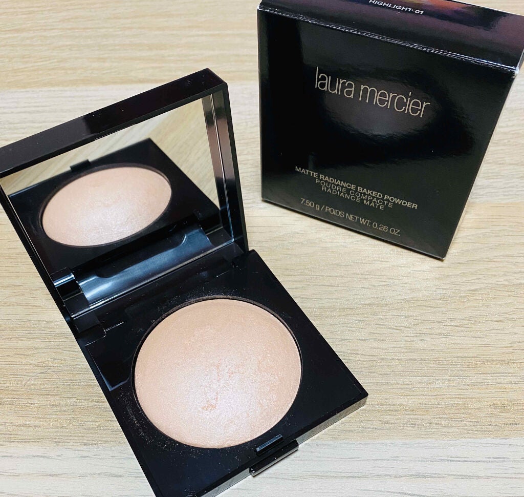 マットラディアンス ベイクドパウダー ハイライト01/ローラ メルシエ/パウダーハイライトを使ったクチコミ(1枚目)