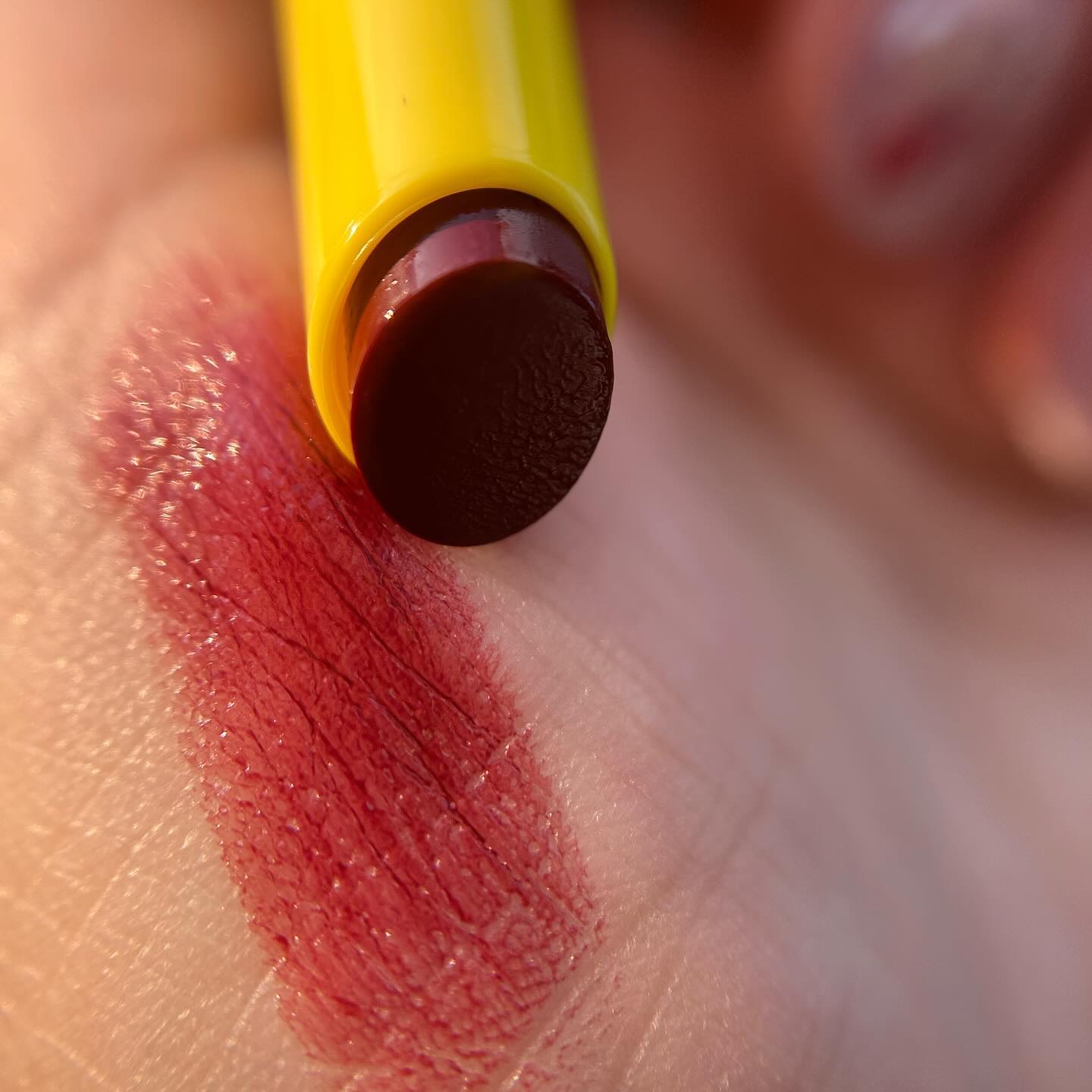 セラムオイルリップスティック  organic miffy（03 フィグタルト）/ミティア オーガニック/口紅を使ったクチコミ（3枚目）