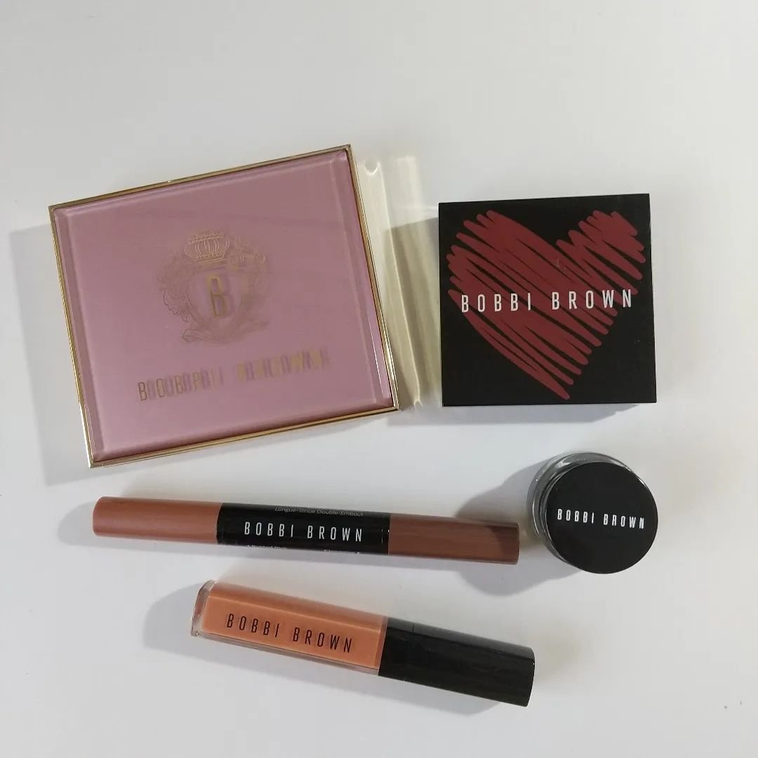 クラッシュドオイル インフューズド グロス 01 スウィートトーク/BOBBI BROWN/リップグロスを使ったクチコミ（1枚目）