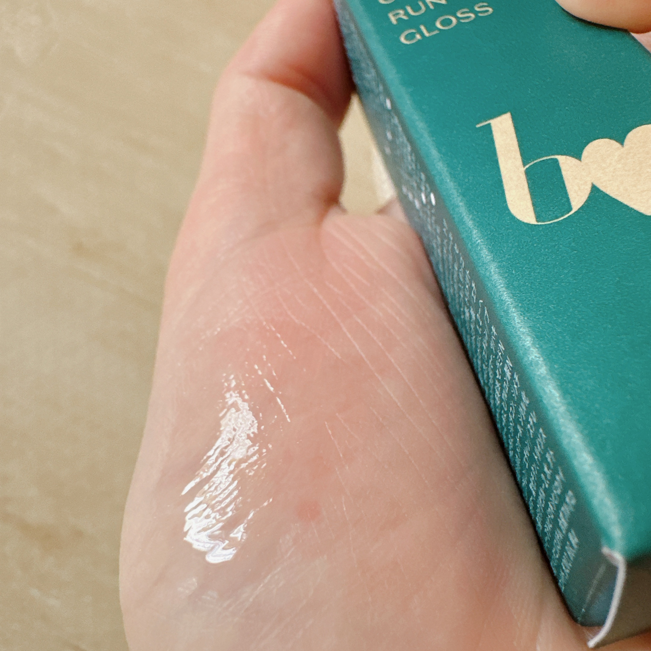 ちゅるるんグロス/b idol/リップグロスを使ったクチコミ（3枚目）