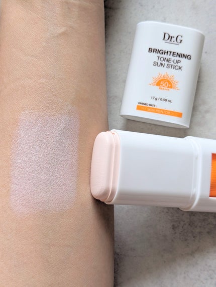 ブライトニングアップサンスティック SPF50+ PA++++/Dr.G/日焼け止めスティックを使ったクチコミ(3枚目)