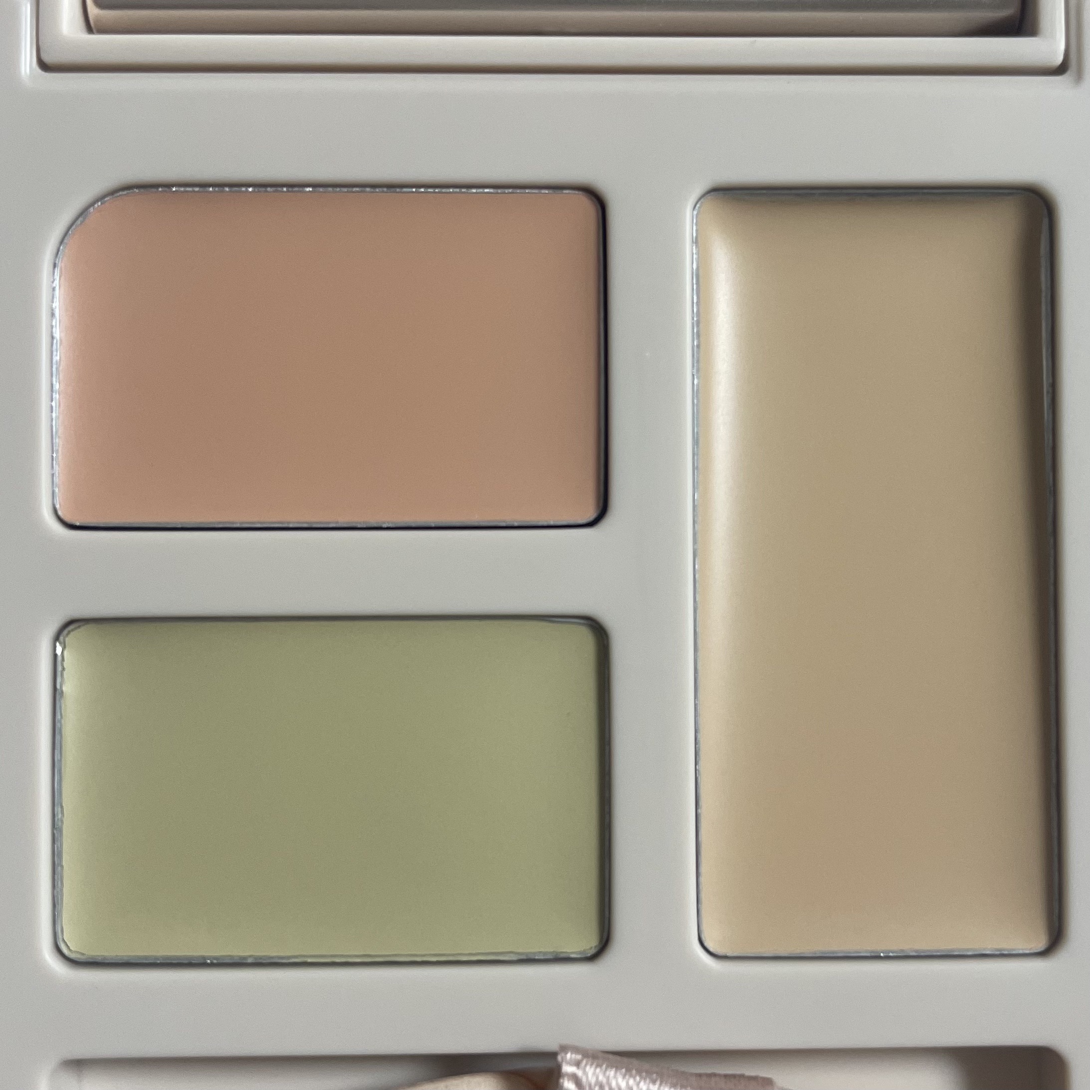 シークレットコンシーラーパレット 01 カバーグリーン/MilleFée/パレットコンシーラーを使ったクチコミ（2枚目）