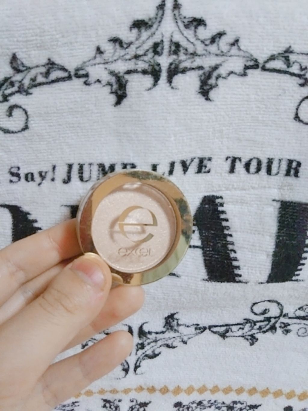 シャイニーシャドウ N/excel/単色アイシャドウを使ったクチコミ（1枚目）